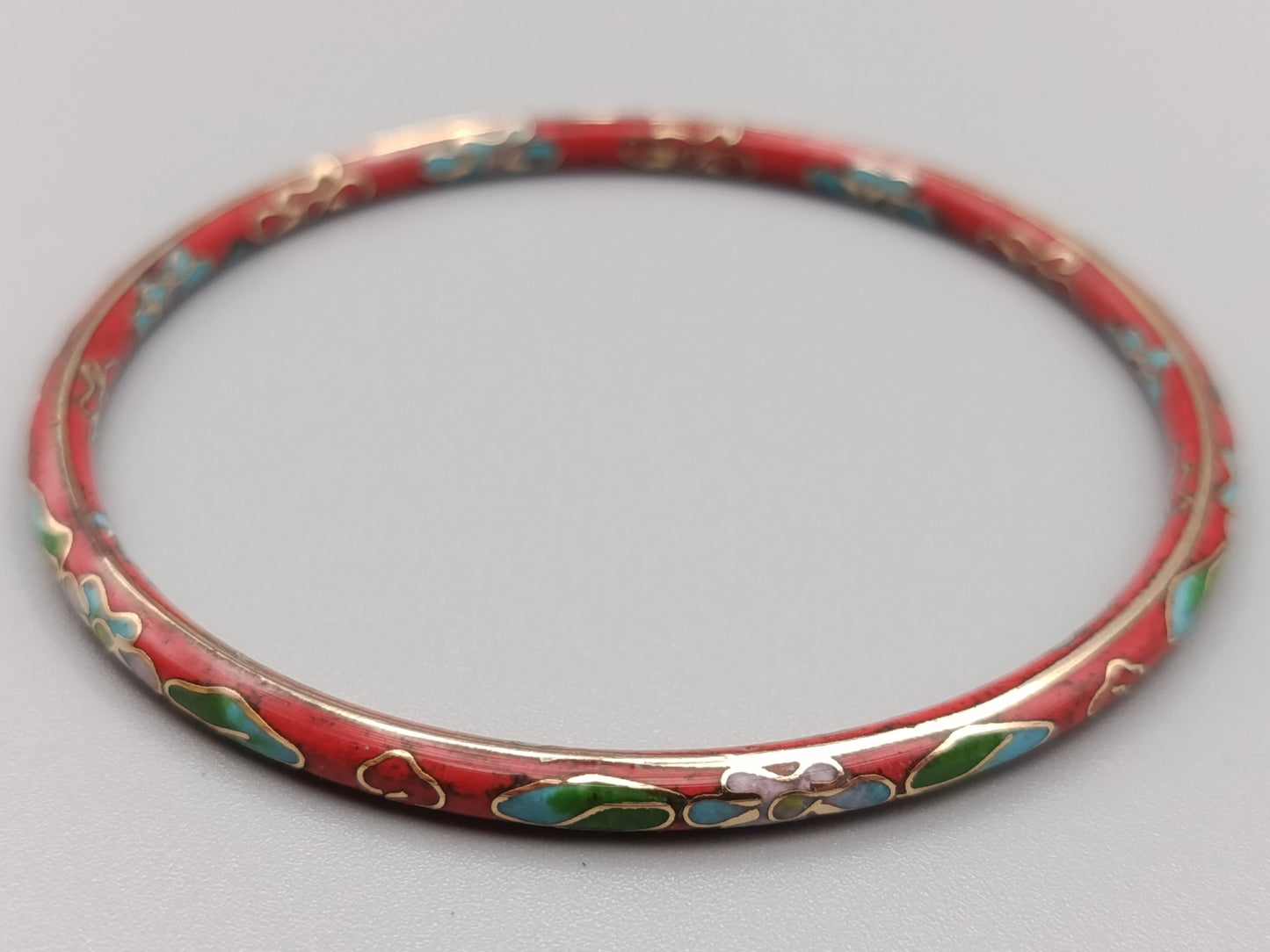 Klassischer Damen Armreif in Traditionelles Cloisonné Design