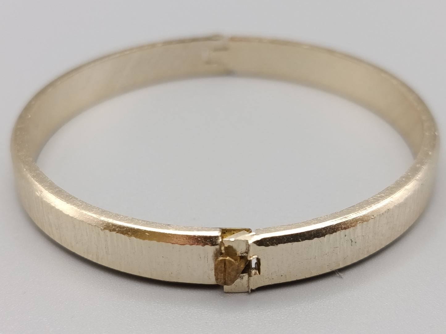 Klassischer Damen Armreif in Gold-Optik Armschmuck