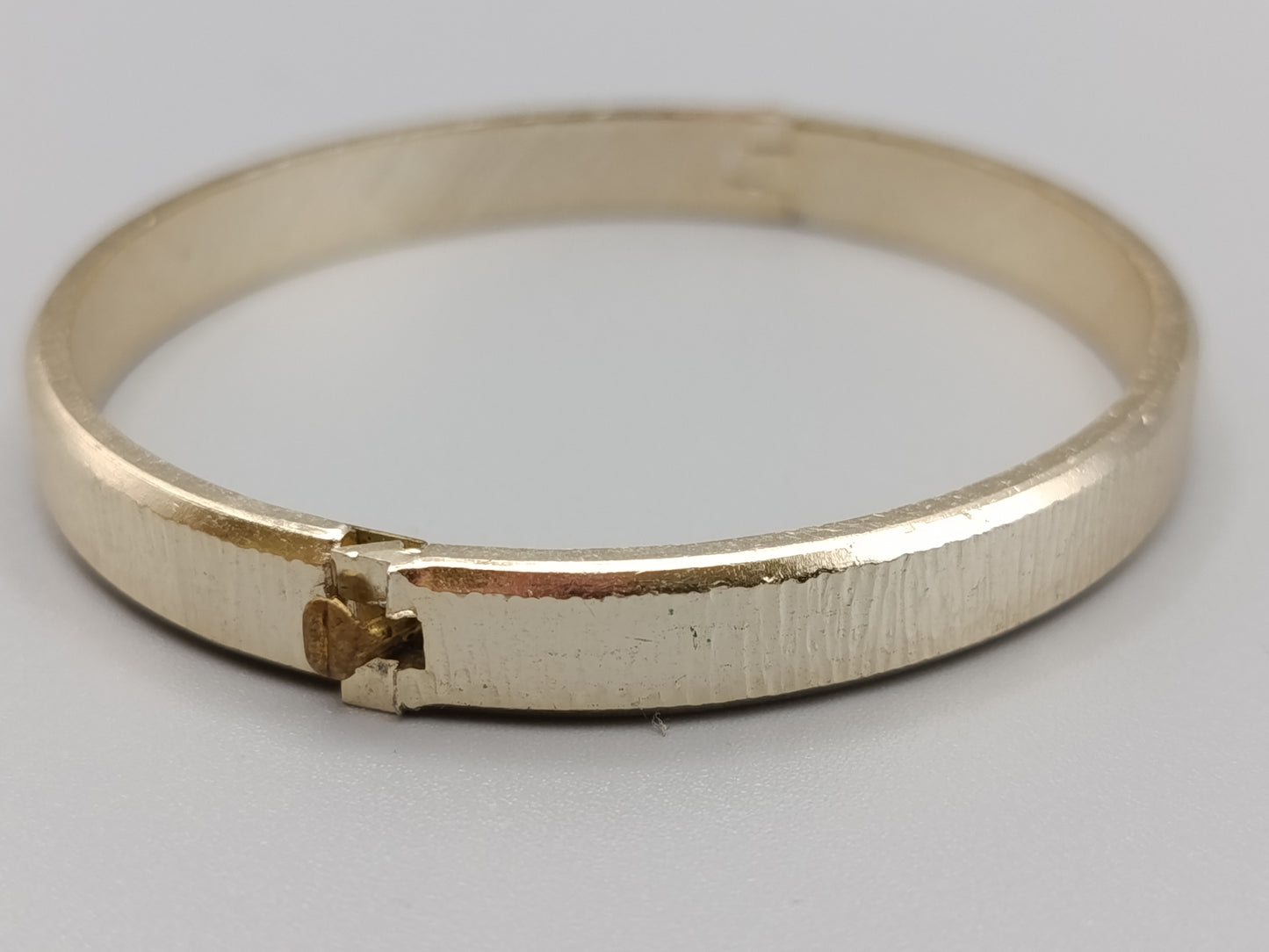 Klassischer Damen Armreif in Gold-Optik Armschmuck
