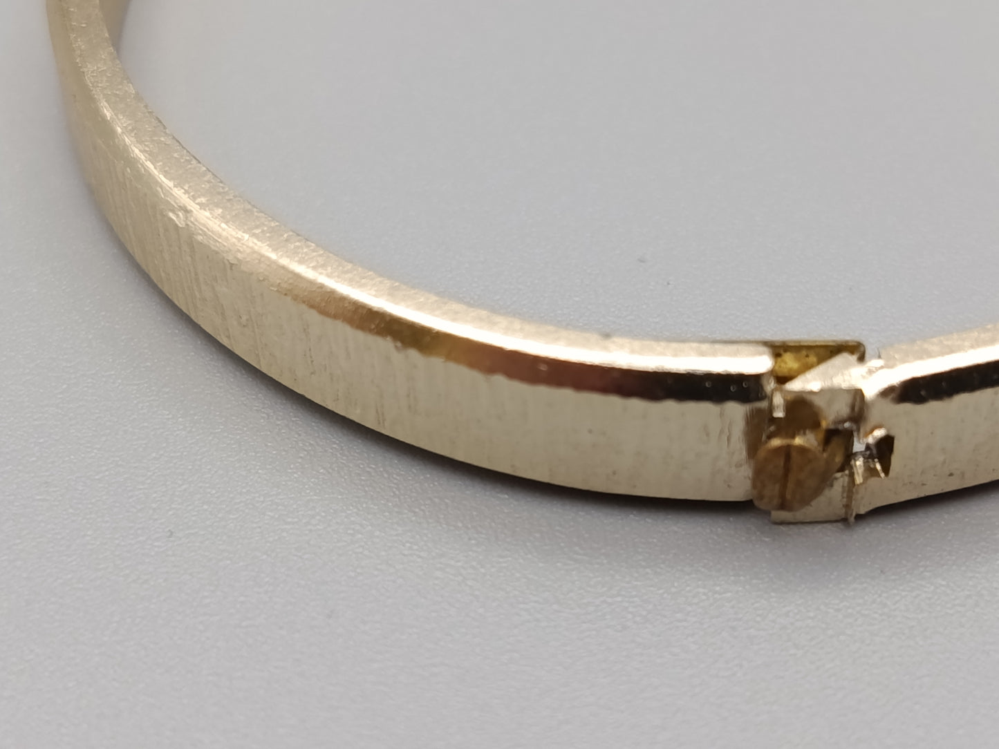 Klassischer Damen Armreif in Gold-Optik Armschmuck