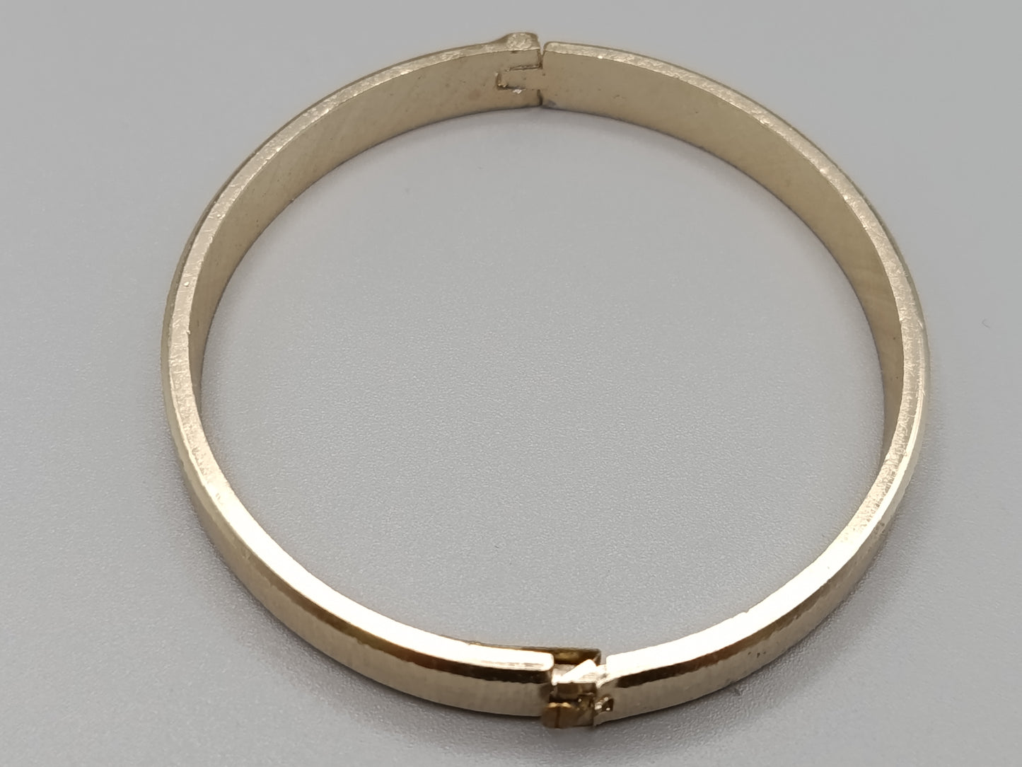 Klassischer Damen Armreif in Gold-Optik Armschmuck