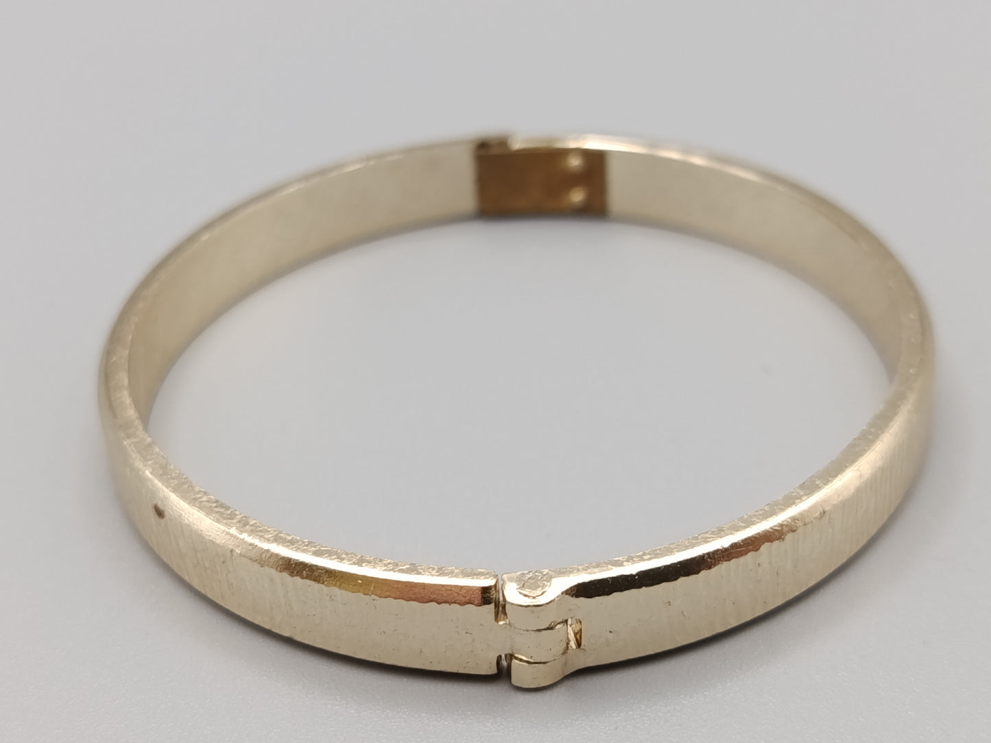 Klassischer Damen Armreif in Gold-Optik Armschmuck