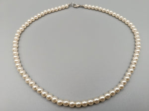 Klassische Damen Perlenkette Zeitlose Eleganz