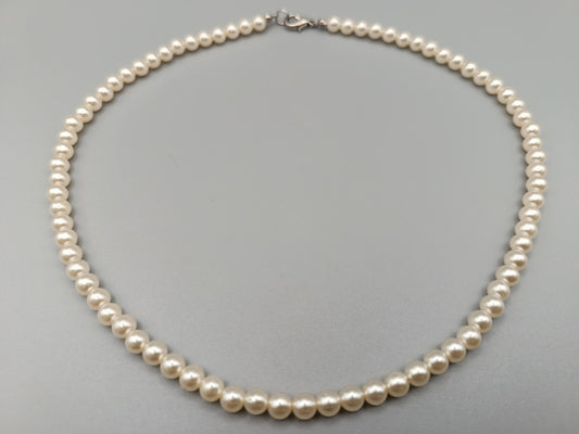 Klassische Damen Perlenkette Zeitlose Eleganz