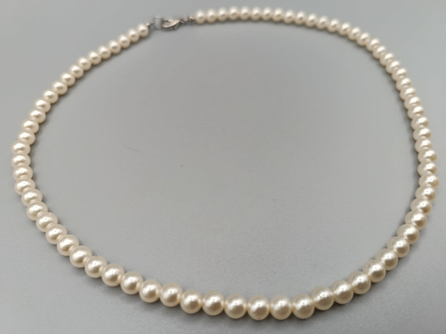 Klassische Damen Perlenkette Zeitlose Eleganz