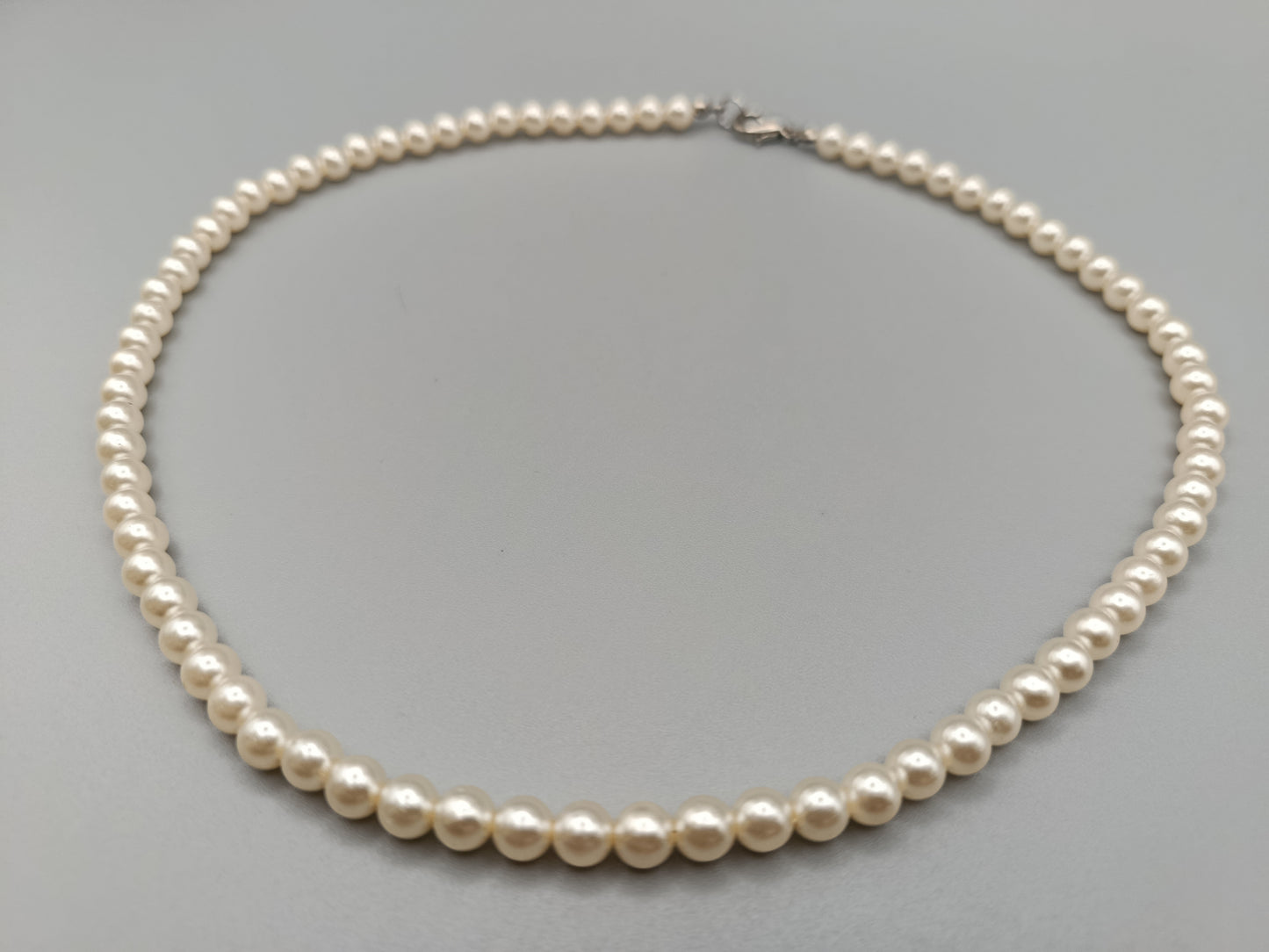 Klassische Damen Perlenkette Zeitlose Eleganz