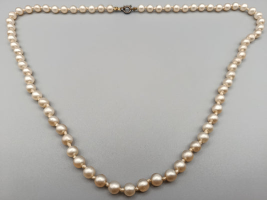 Klassische Damen Perlenkette Zeitlose Eleganz