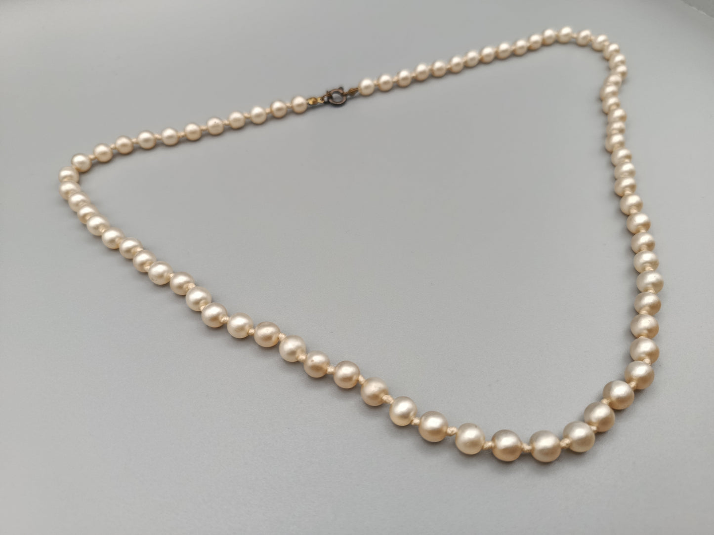 Klassische Damen Perlenkette Zeitlose Eleganz