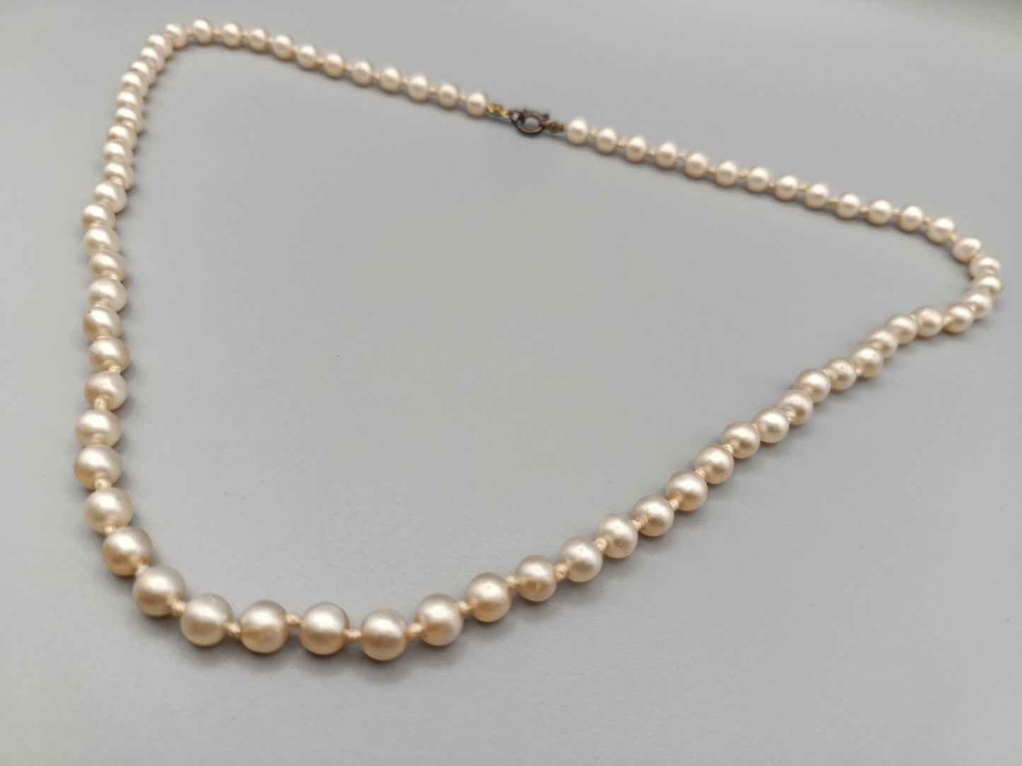 Klassische Damen Perlenkette Zeitlose Eleganz