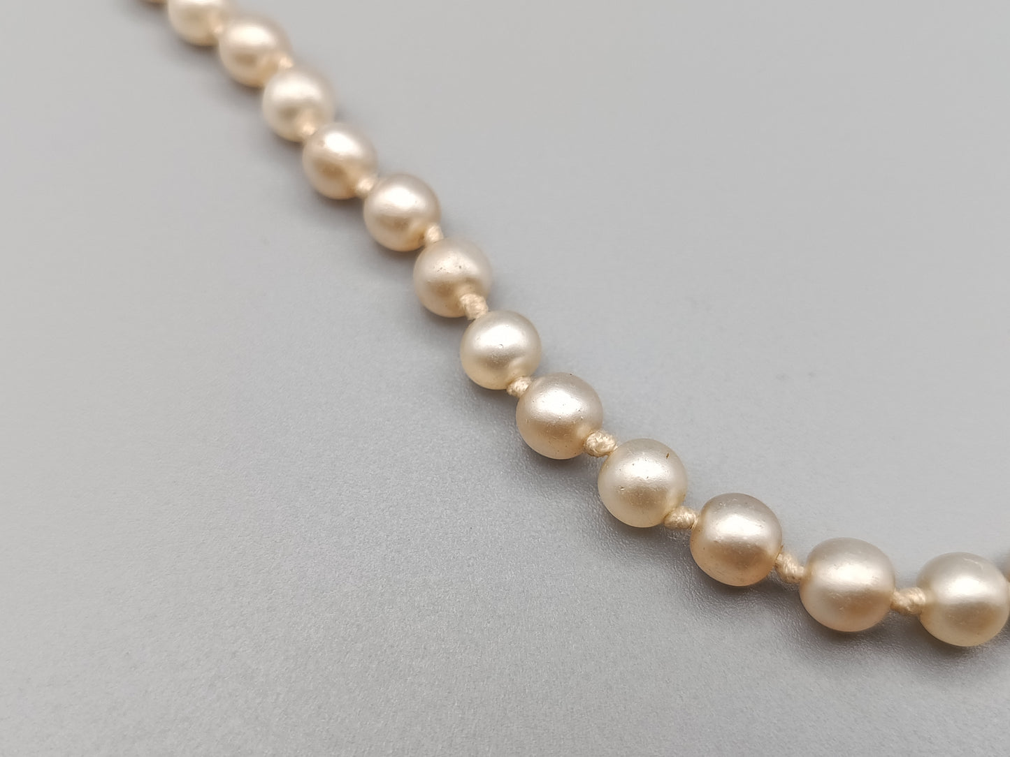 Klassische Damen Perlenkette Zeitlose Eleganz