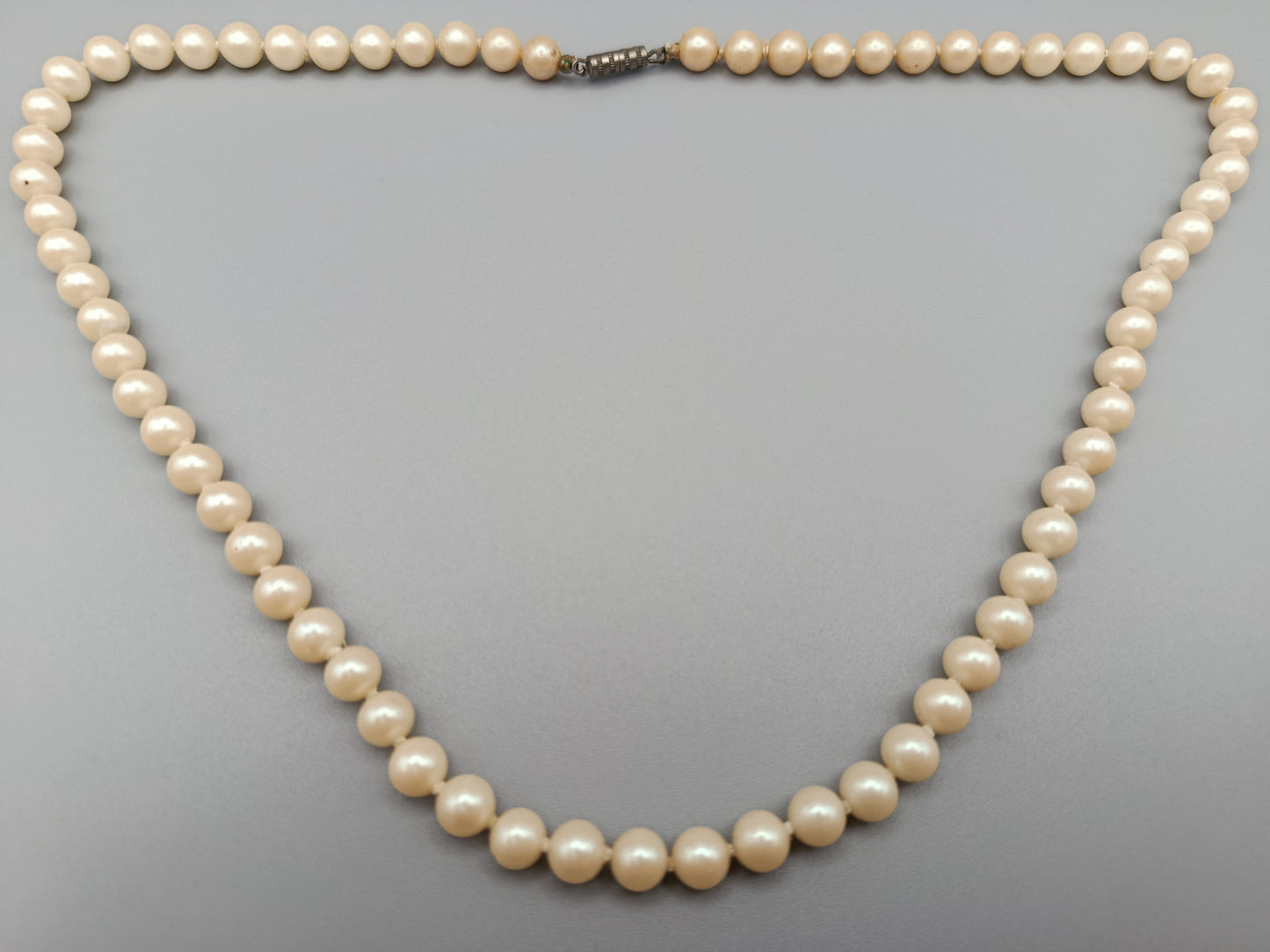 Klassische Damen Perlenkette Zeitlose Eleganz