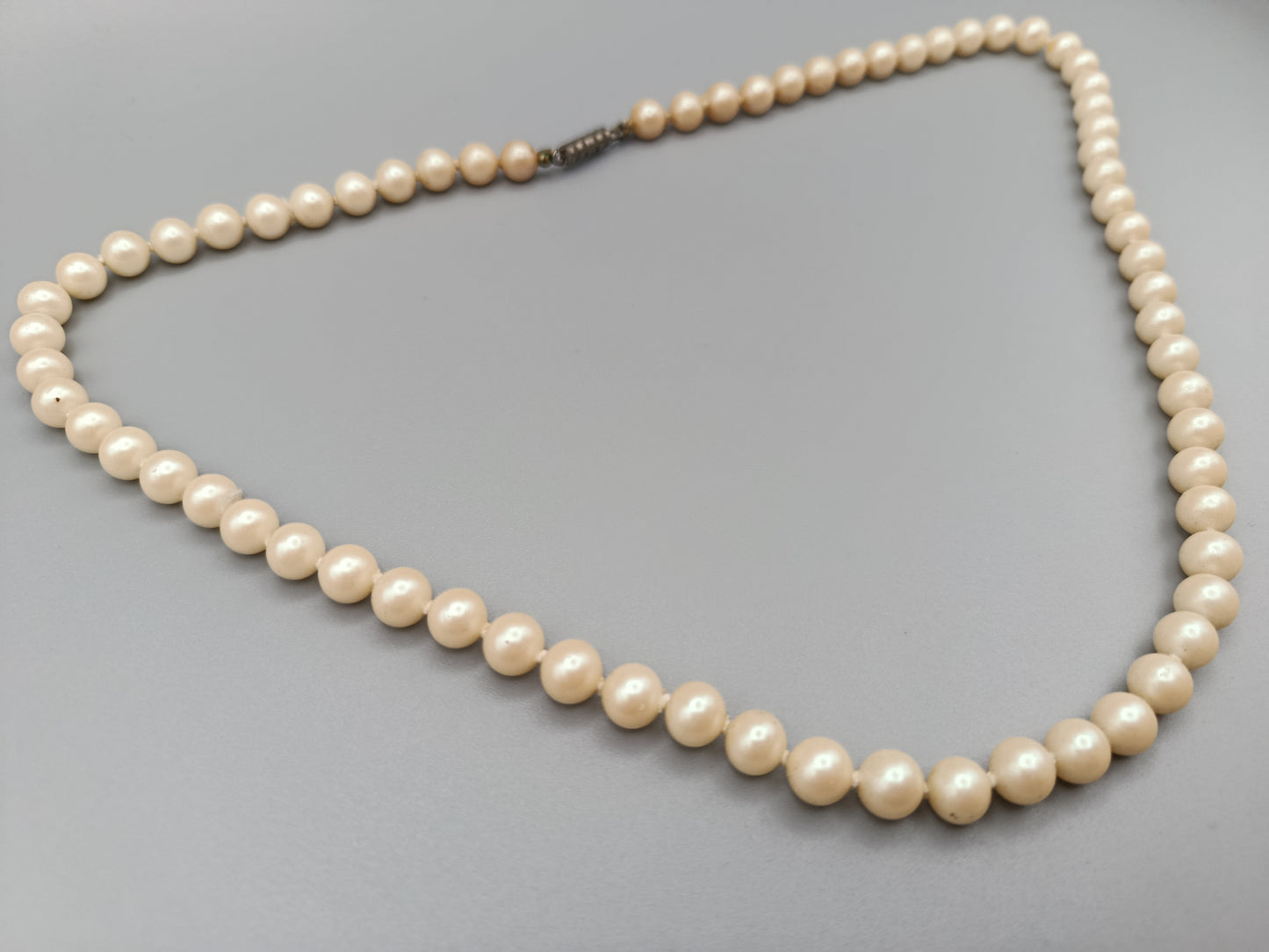 Klassische Damen Perlenkette Zeitlose Eleganz