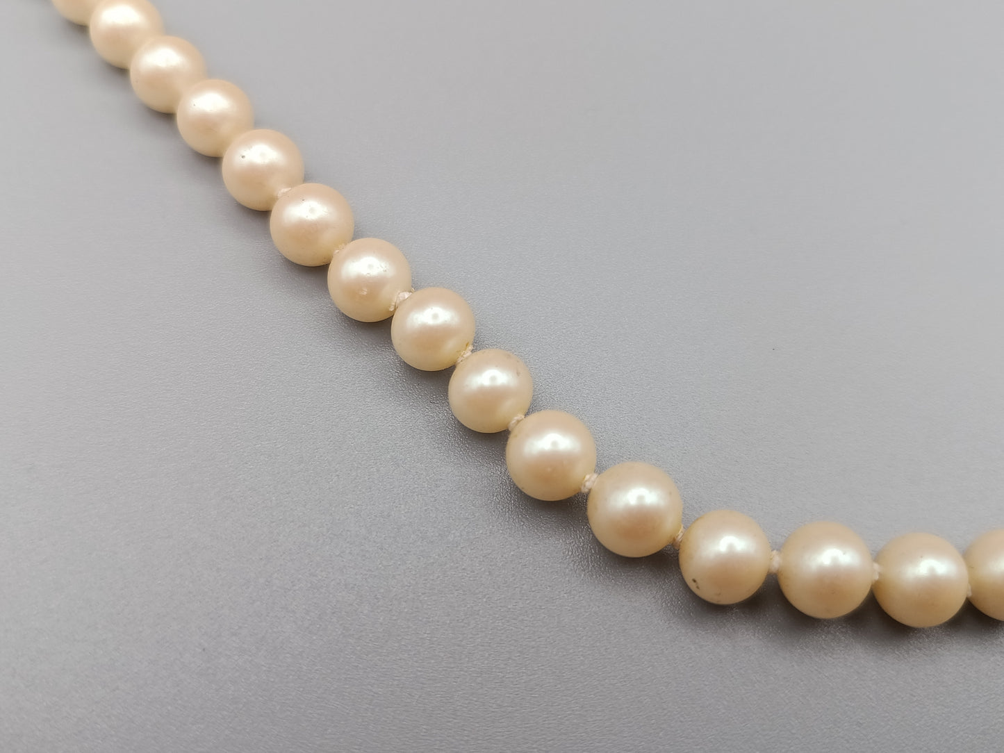 Klassische Damen Perlenkette Zeitlose Eleganz
