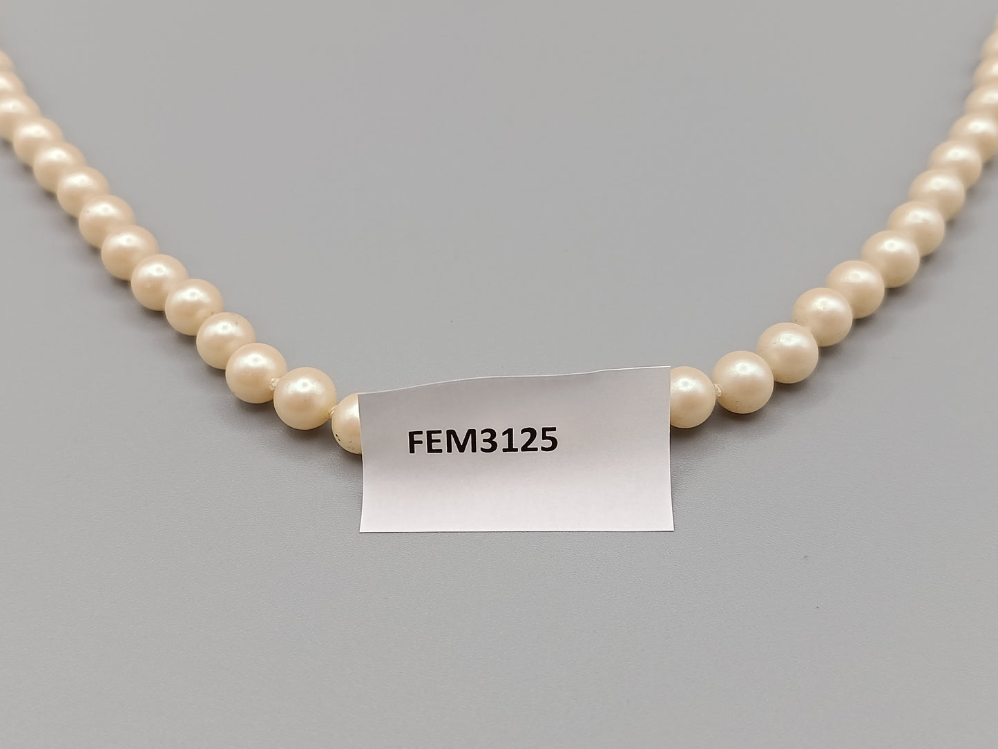 Klassische Damen Perlenkette Zeitlose Eleganz