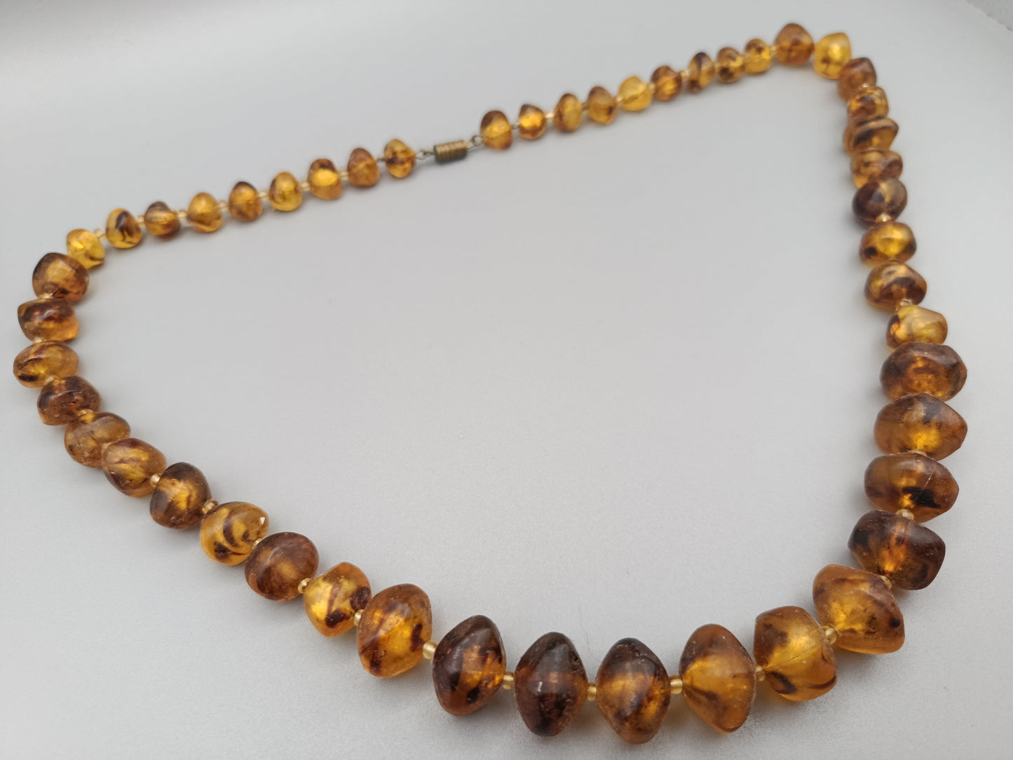 Klassische Damen Kette Zeitloser Bernsteinschmuck