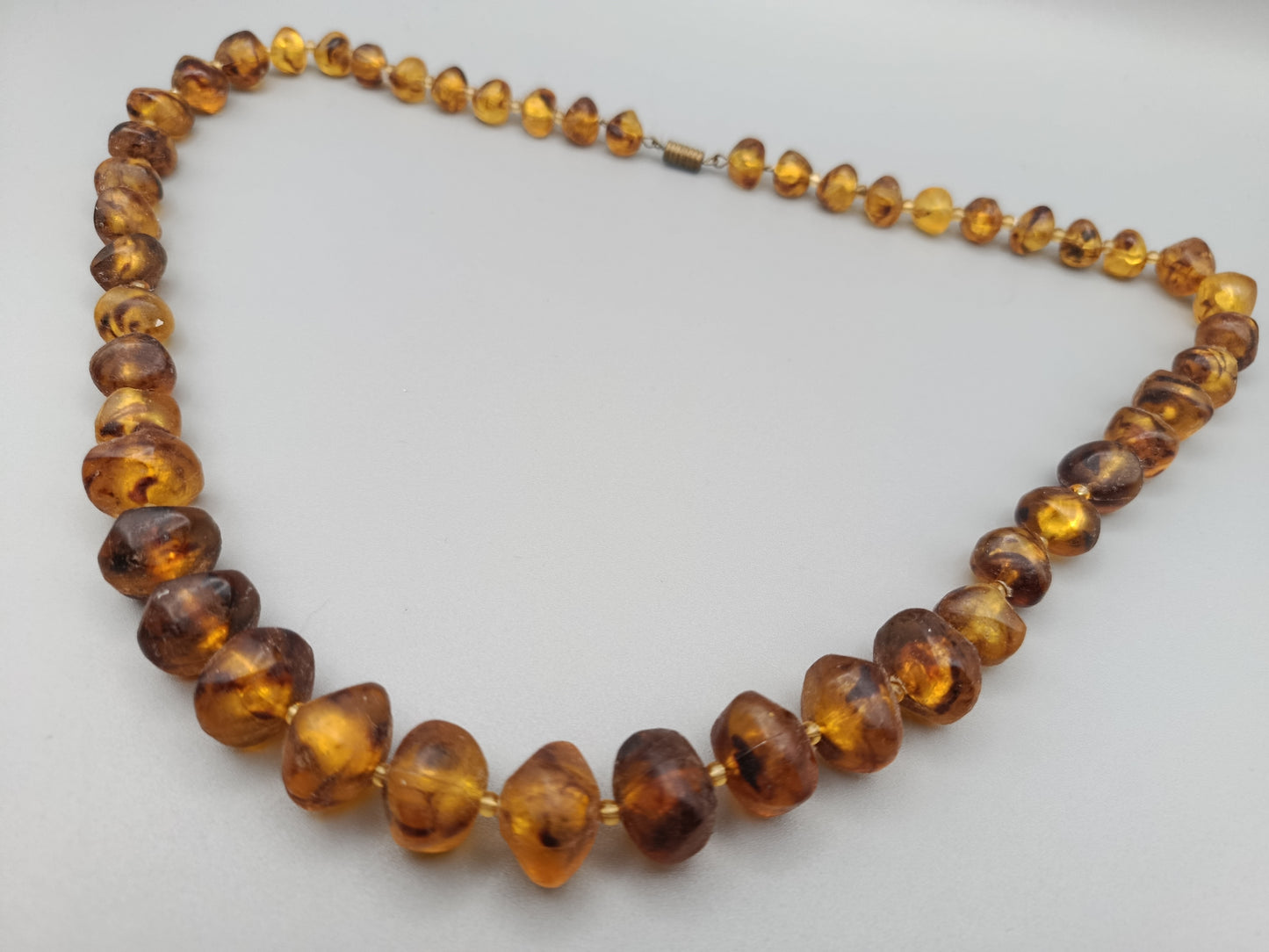 Klassische Damen Kette Zeitloser Bernsteinschmuck