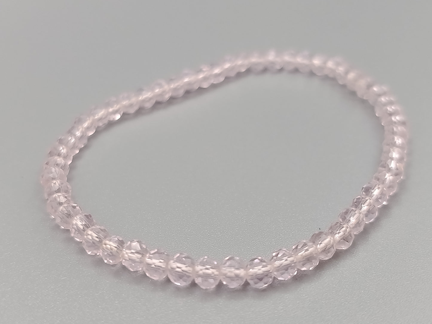 Elegantes Damen Armband in Hellrosa Elastisch