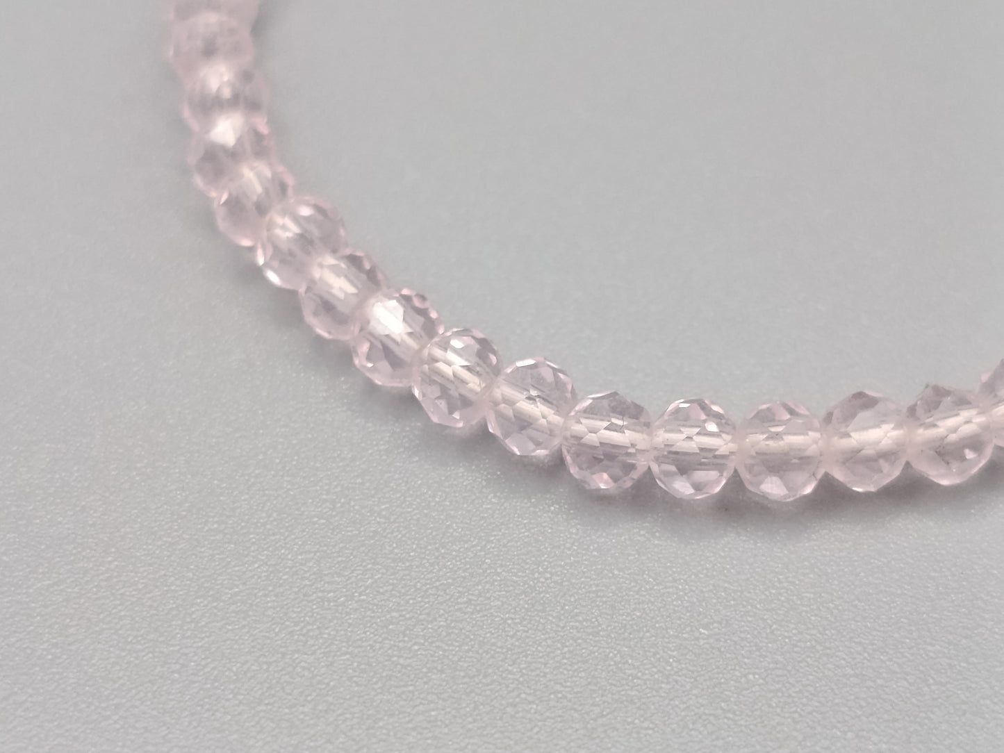 Elegantes Damen Armband in Hellrosa Elastisch