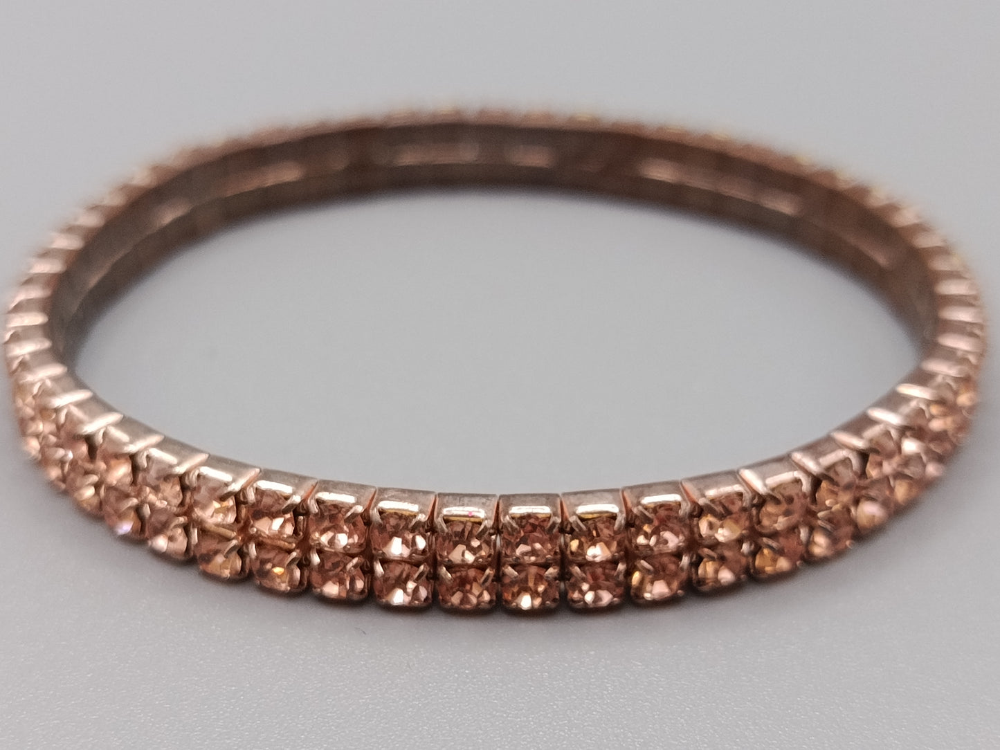 Elegantes Strass Damen Armband in Roségold-Optik