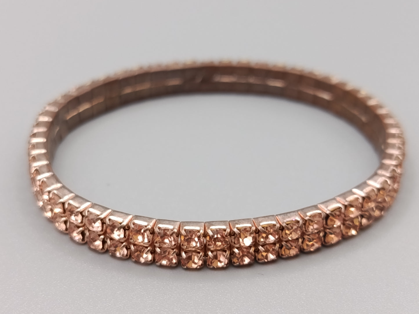 Elegantes Strass Damen Armband in Roségold-Optik