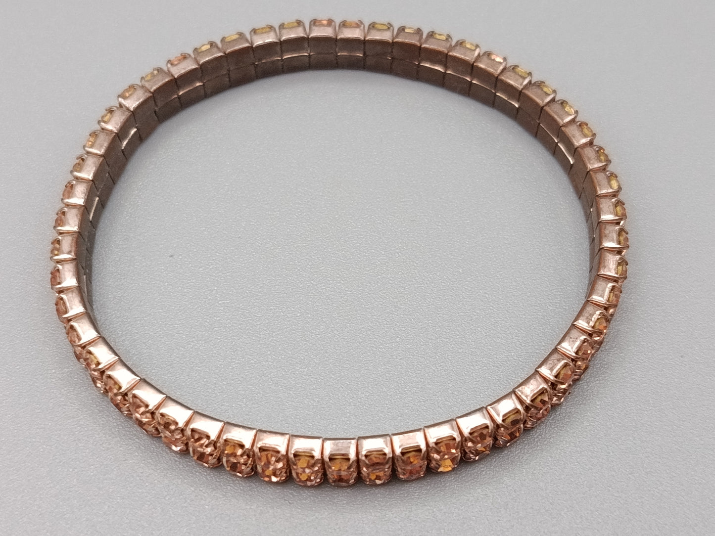 Elegantes Strass Damen Armband in Roségold-Optik