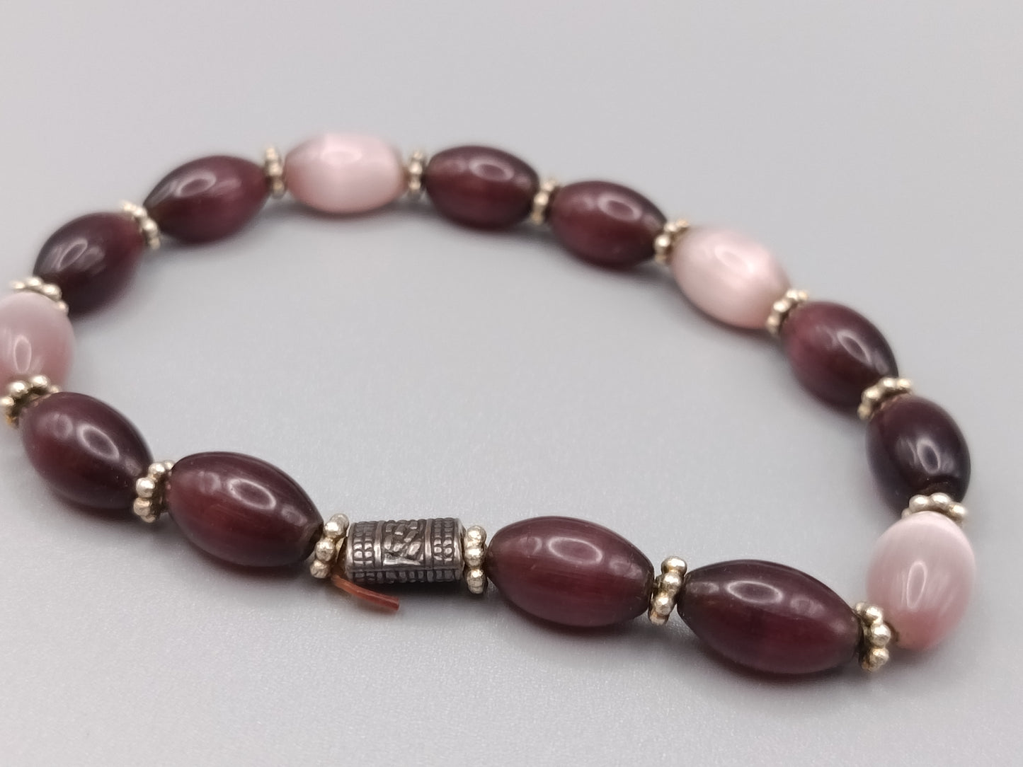 Stilvolles Damen Armband mit ovalen Perlen