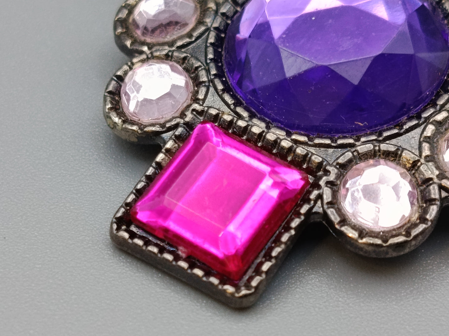 Moderne Damen Brosche Farbenfroher Strass Schmuck