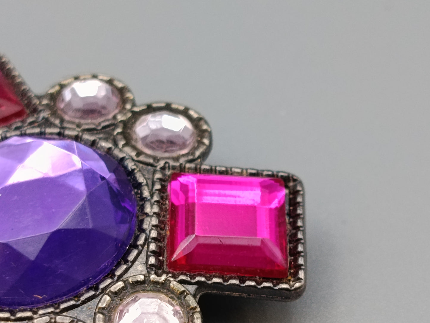 Moderne Damen Brosche Farbenfroher Strass Schmuck