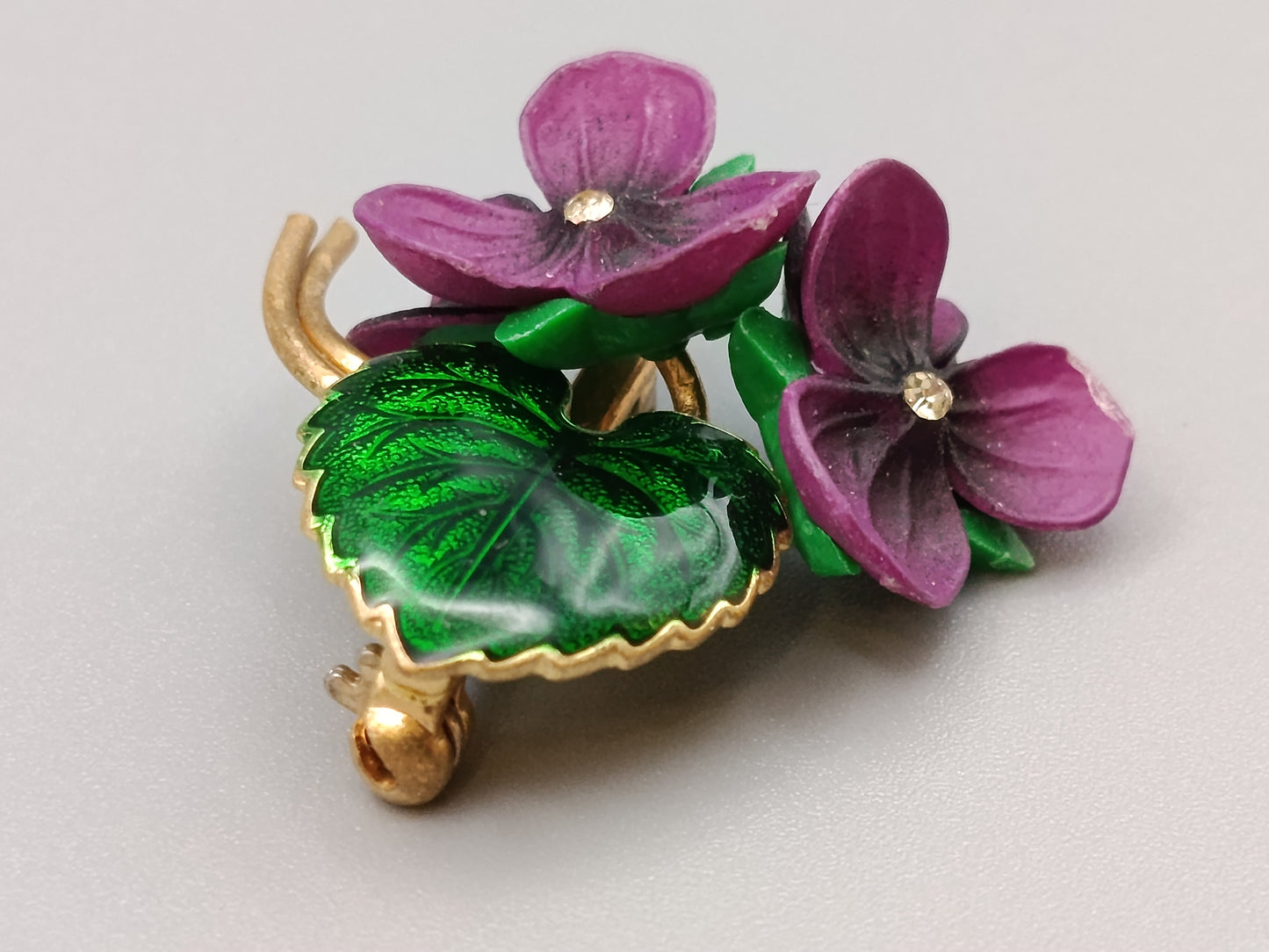 Veilchen Brosche Florales Vintage Design mit Emaille