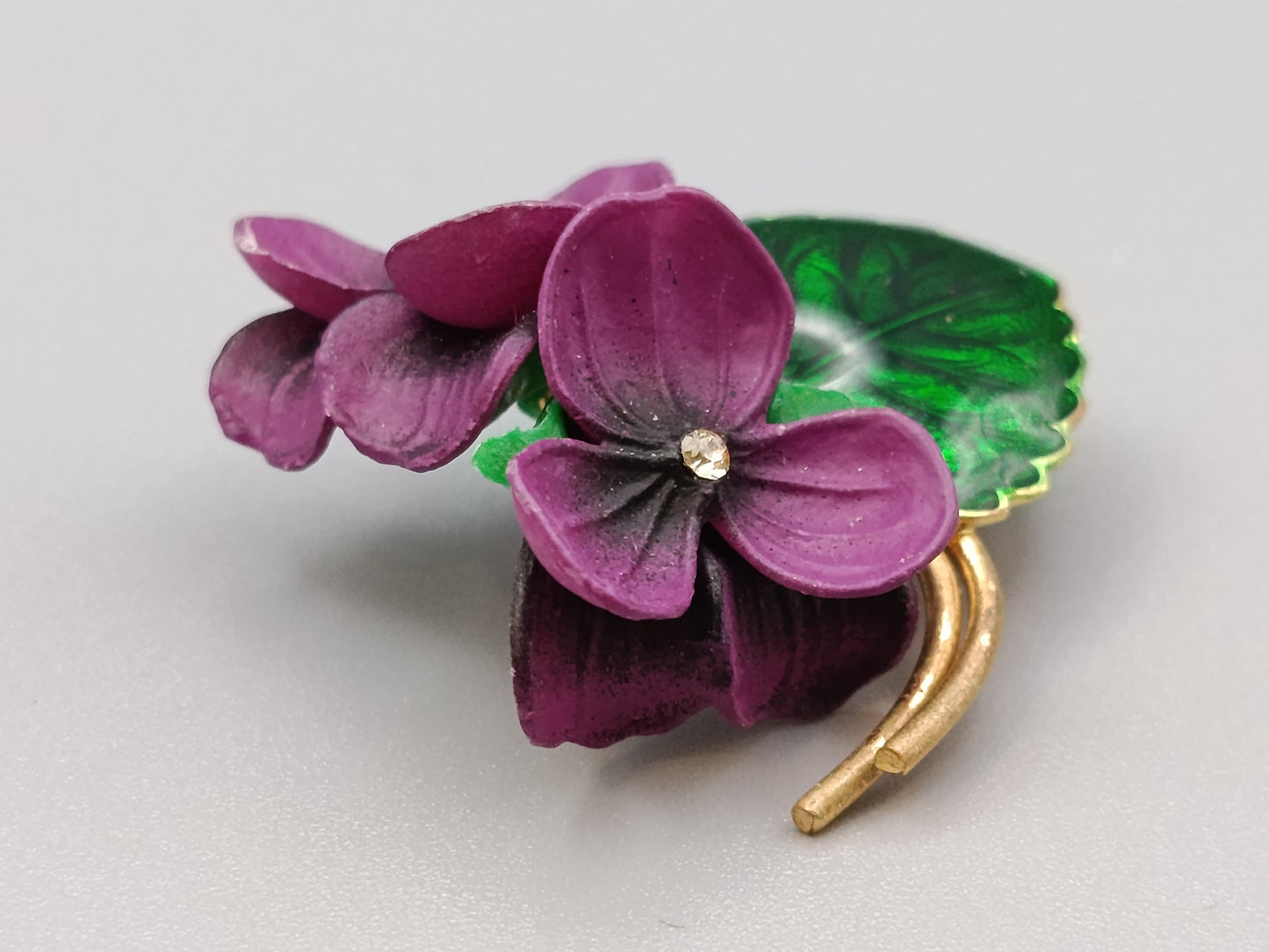 Veilchen Brosche Florales Vintage Design mit Emaille