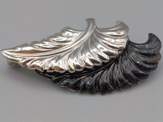 Elegante Blatt Brosche in Silber/Schwarz Vintage Design