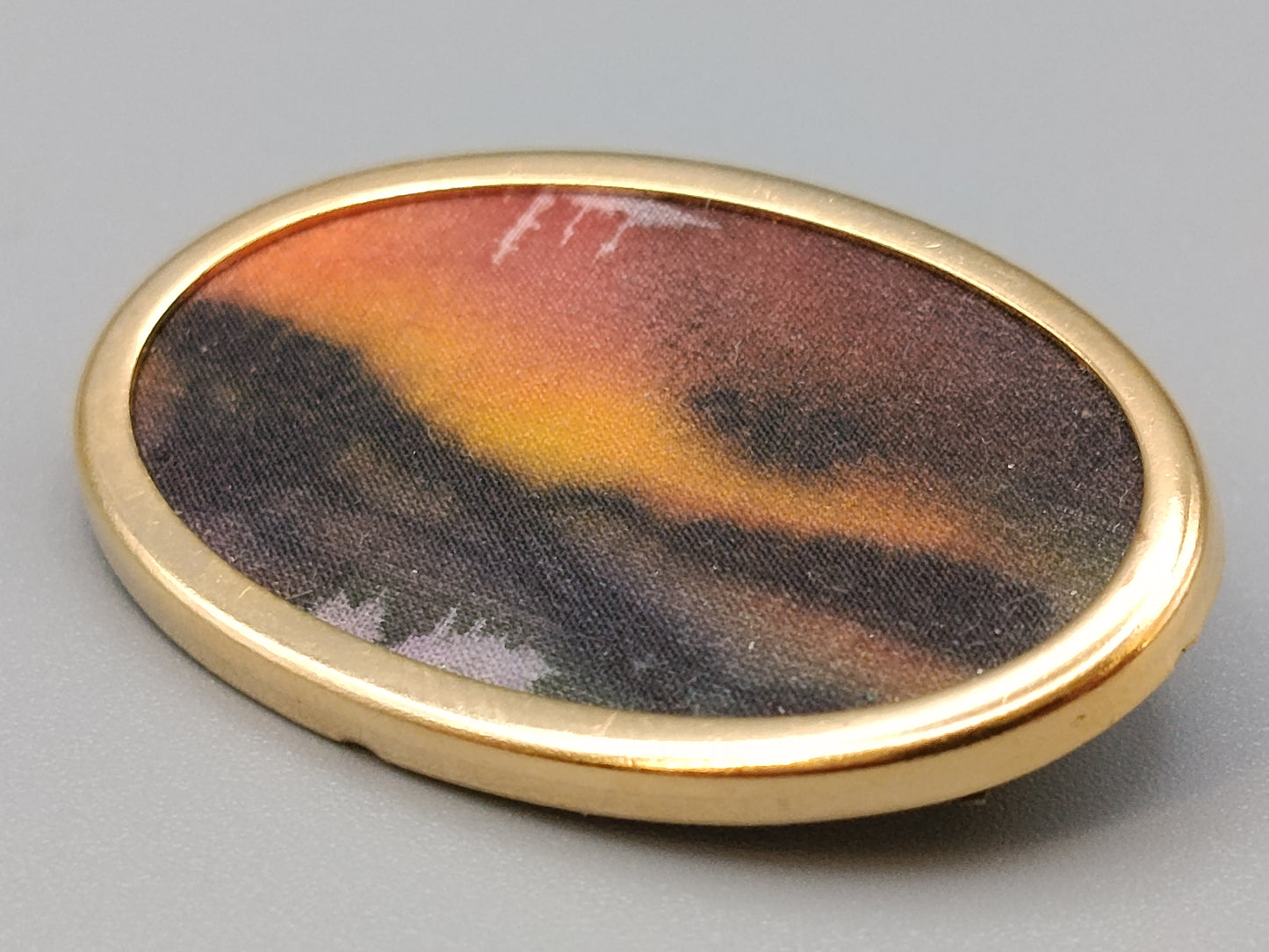 Ovale Brosche mit Landschafts Miniatur Vintage Design