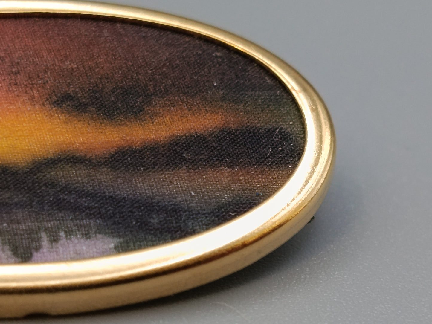 Ovale Brosche mit Landschafts Miniatur Vintage Design