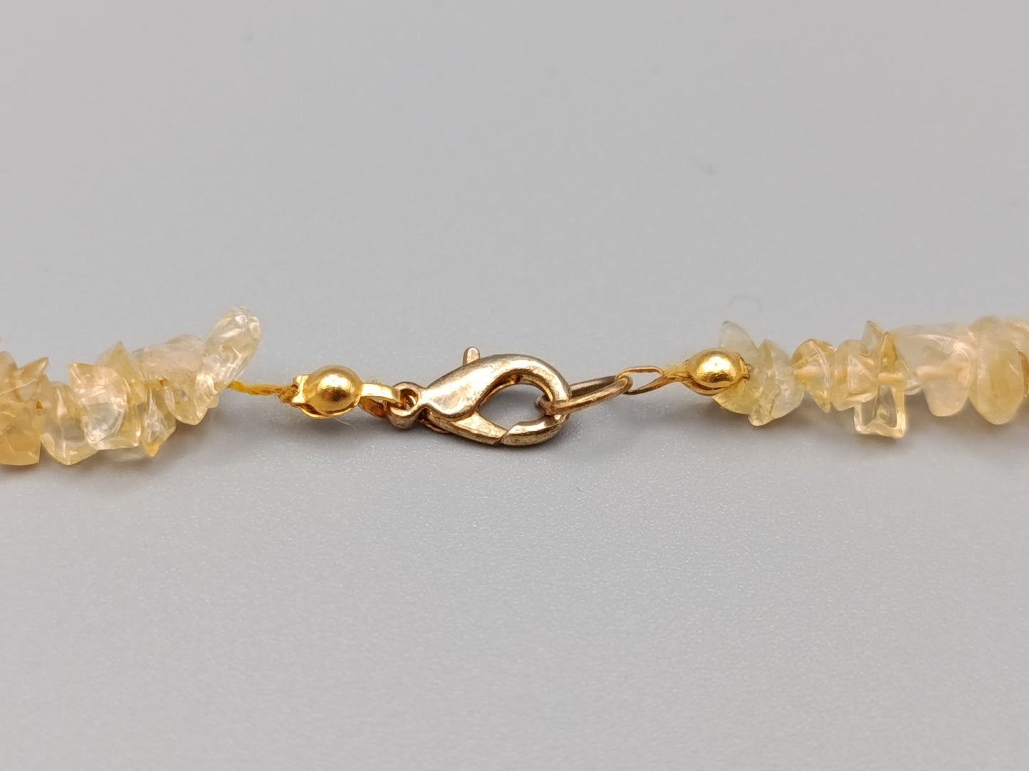 Stilvolle Citrin Splitter Naturstein Kette in warmem Gelb
