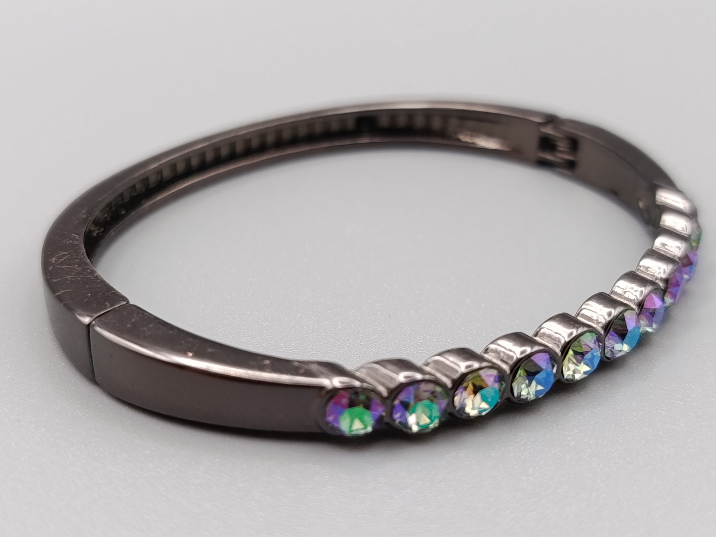 Elegantes Damen Armband mit bunten Kristallsteinen