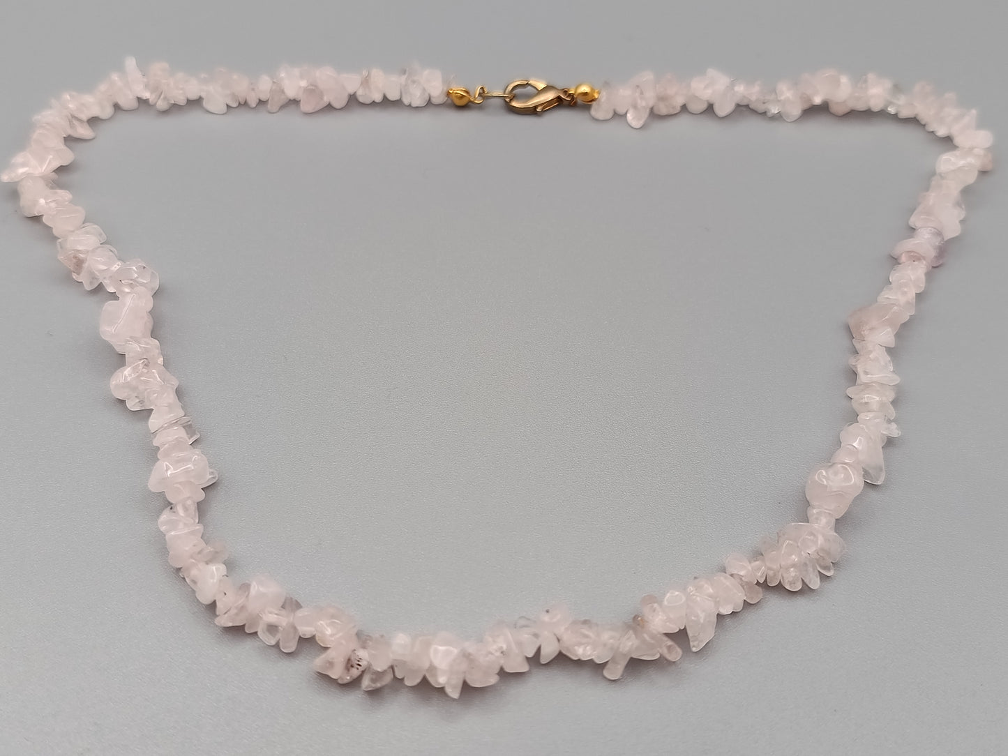 Stilvolle Rosenquarz Naturstein Damen Kette in Rosé