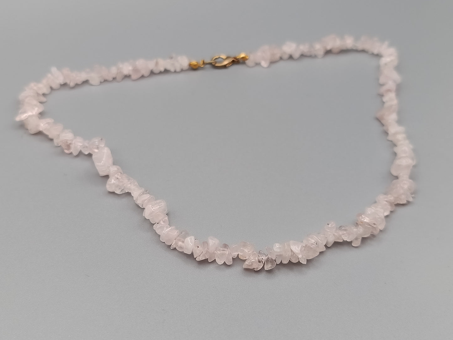 Stilvolle Rosenquarz Naturstein Damen Kette in Rosé