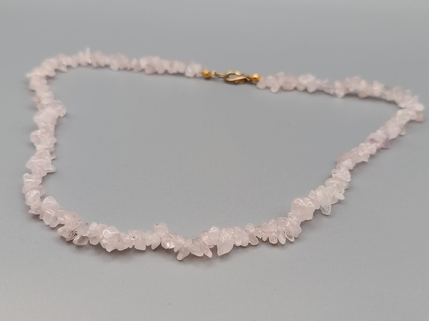 Stilvolle Rosenquarz Naturstein Damen Kette in Rosé