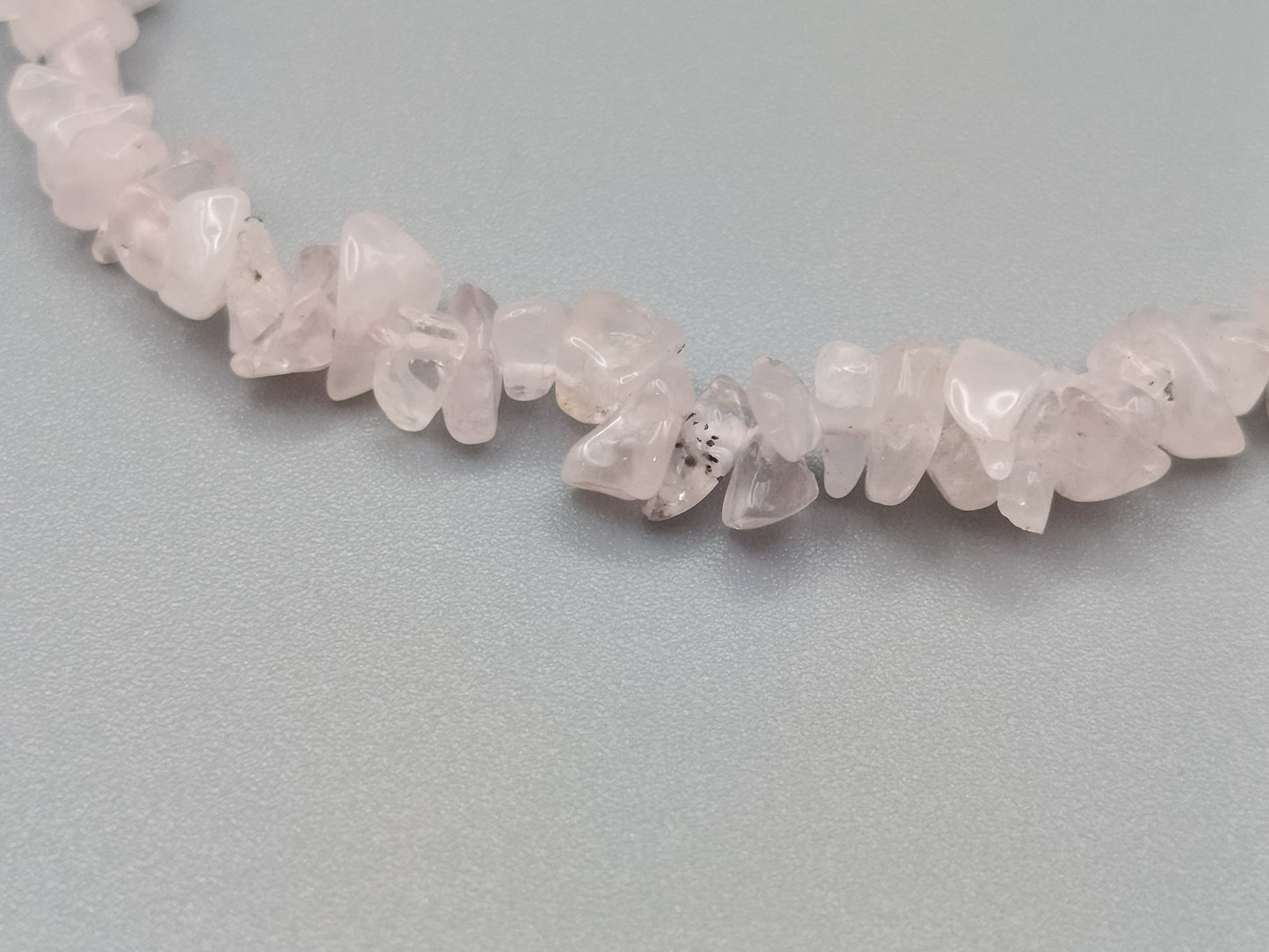 Stilvolle Rosenquarz Naturstein Damen Kette in Rosé