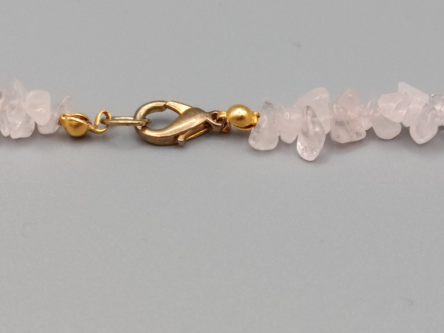 Stilvolle Rosenquarz Naturstein Damen Kette in Rosé