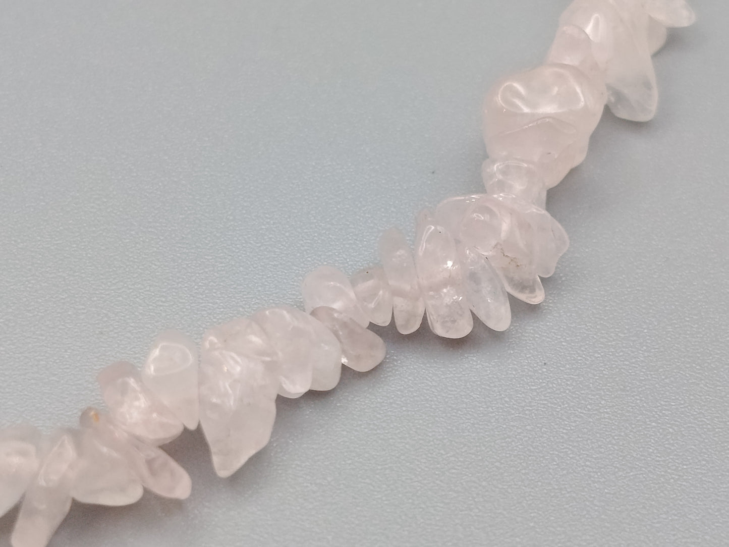 Stilvolle Rosenquarz Naturstein Damen Kette in Rosé