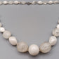 Elegante Perlenkette in Weiß und Vintage Design