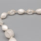 Elegante Perlenkette in Weiß und Vintage Design