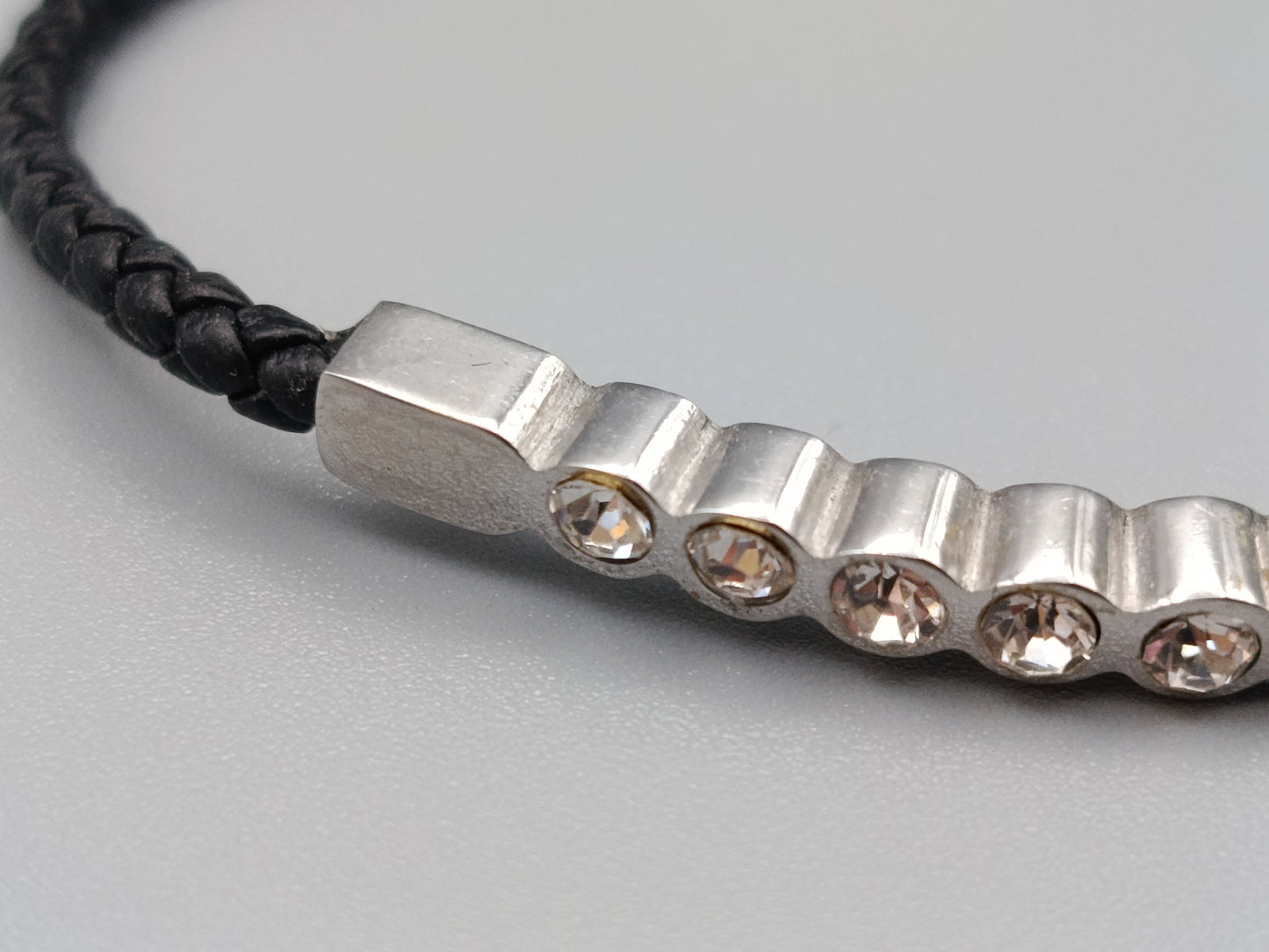 Elegantes Leder Armband in Schwarz Stilvoller Armrei