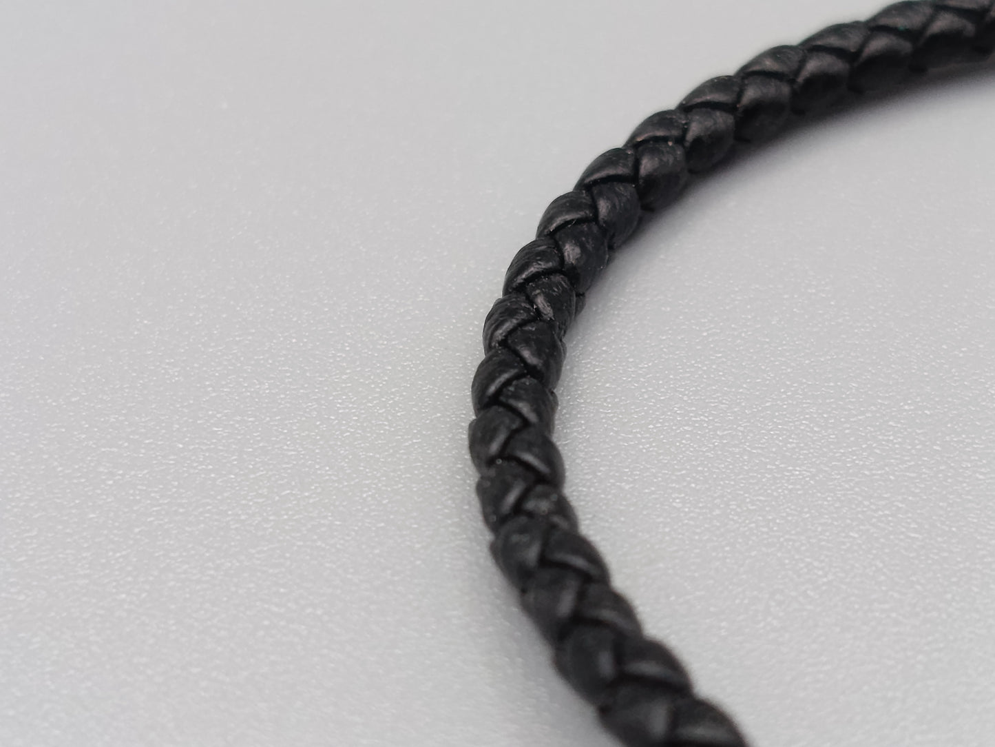 Elegantes Leder Armband in Schwarz Stilvoller Armrei