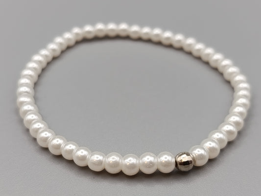 Eleganter Elastisches Perlen Armband in Weiß