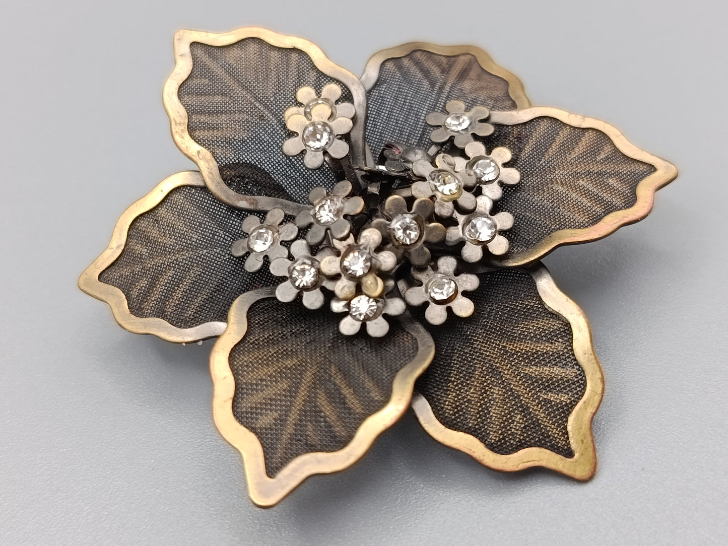 Filigrane Blumen Brosche Elegantes Vintage Design