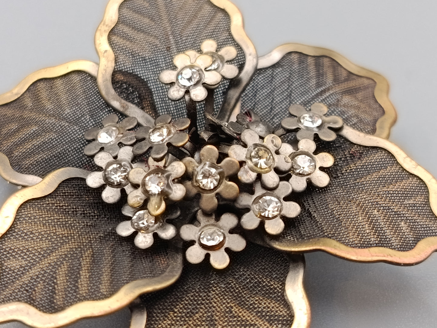 Filigrane Blumen Brosche Elegantes Vintage Design