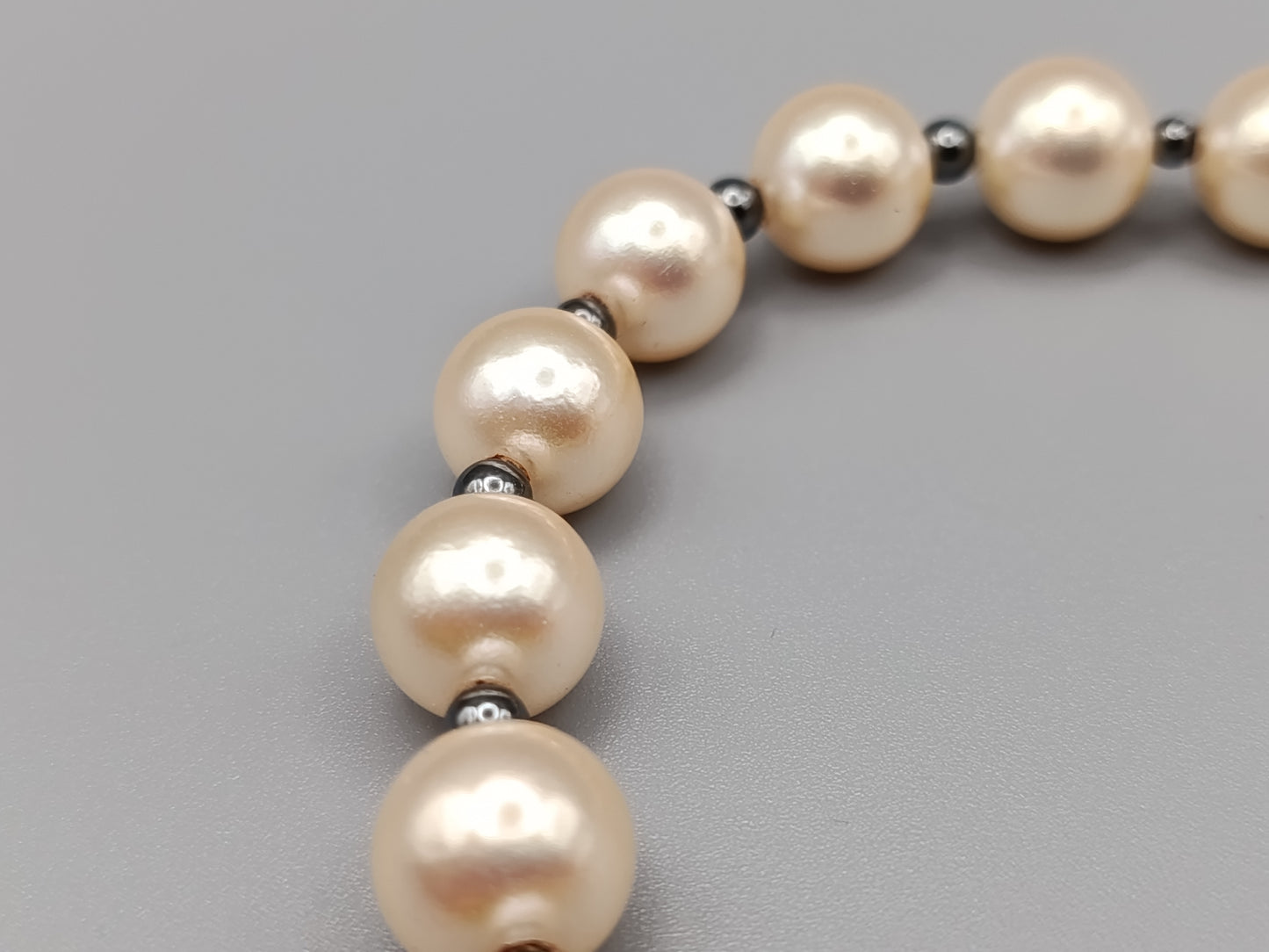 Klassische Perlenkette mit Hämatit Elegante Halskette