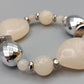 Stilvolles Damen Armband mit hellen Natursteinen